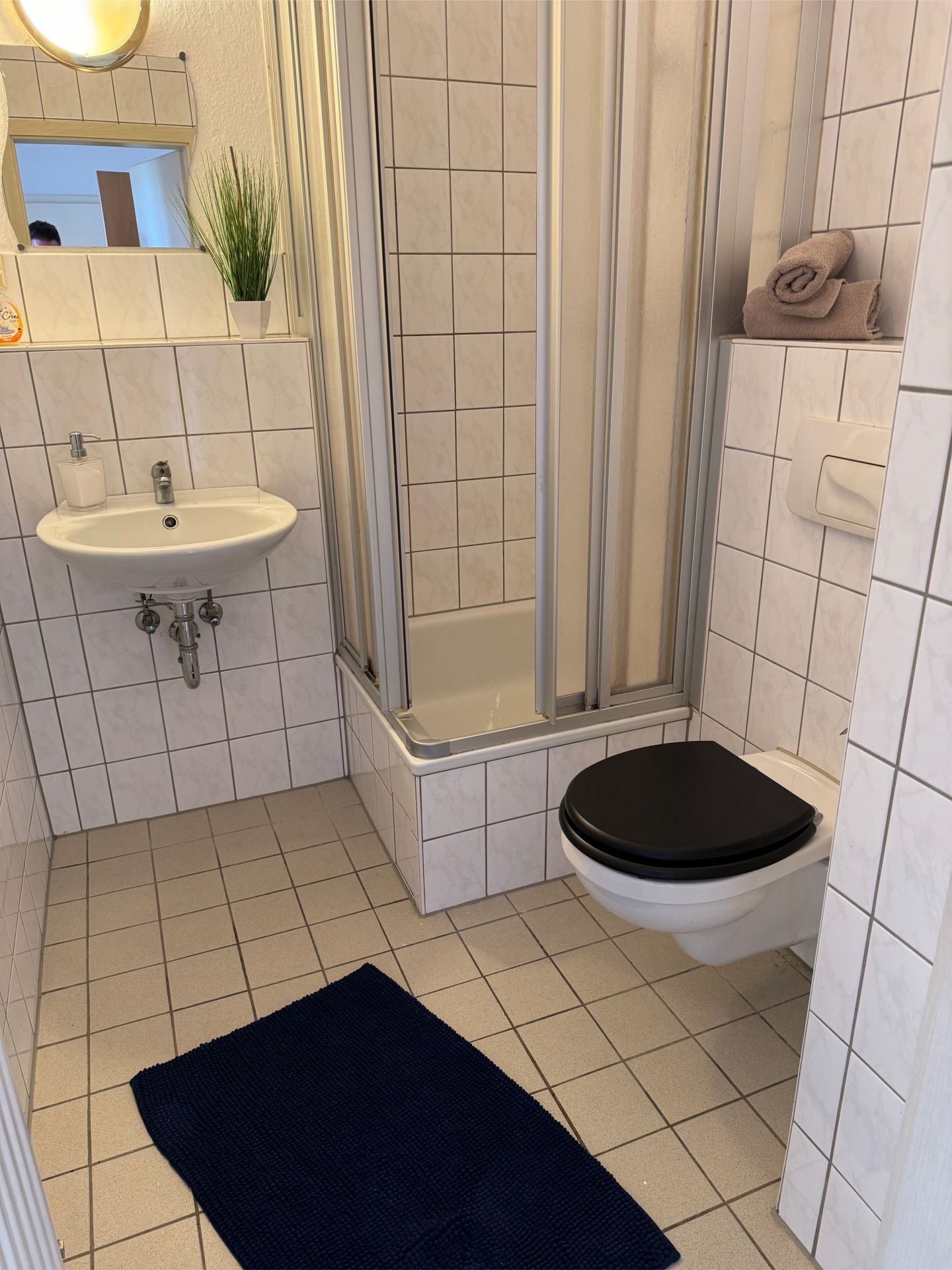 Weimar – Zimmer mit Bad für Feriengäste in zentraler Lage. Weimar – Zimmer mit Bad für Feriengäste in zentraler Lage.